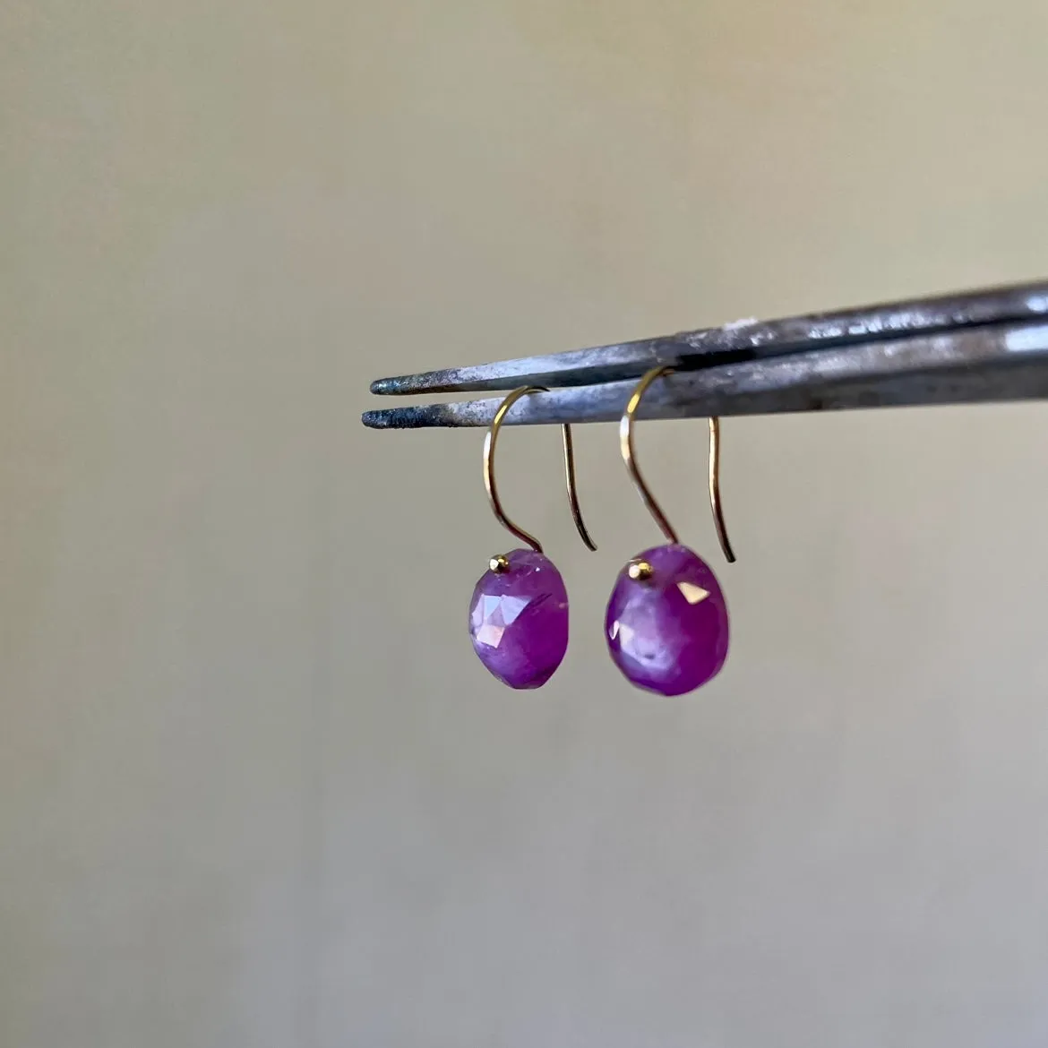 Petite Silky pink sapphires earrings