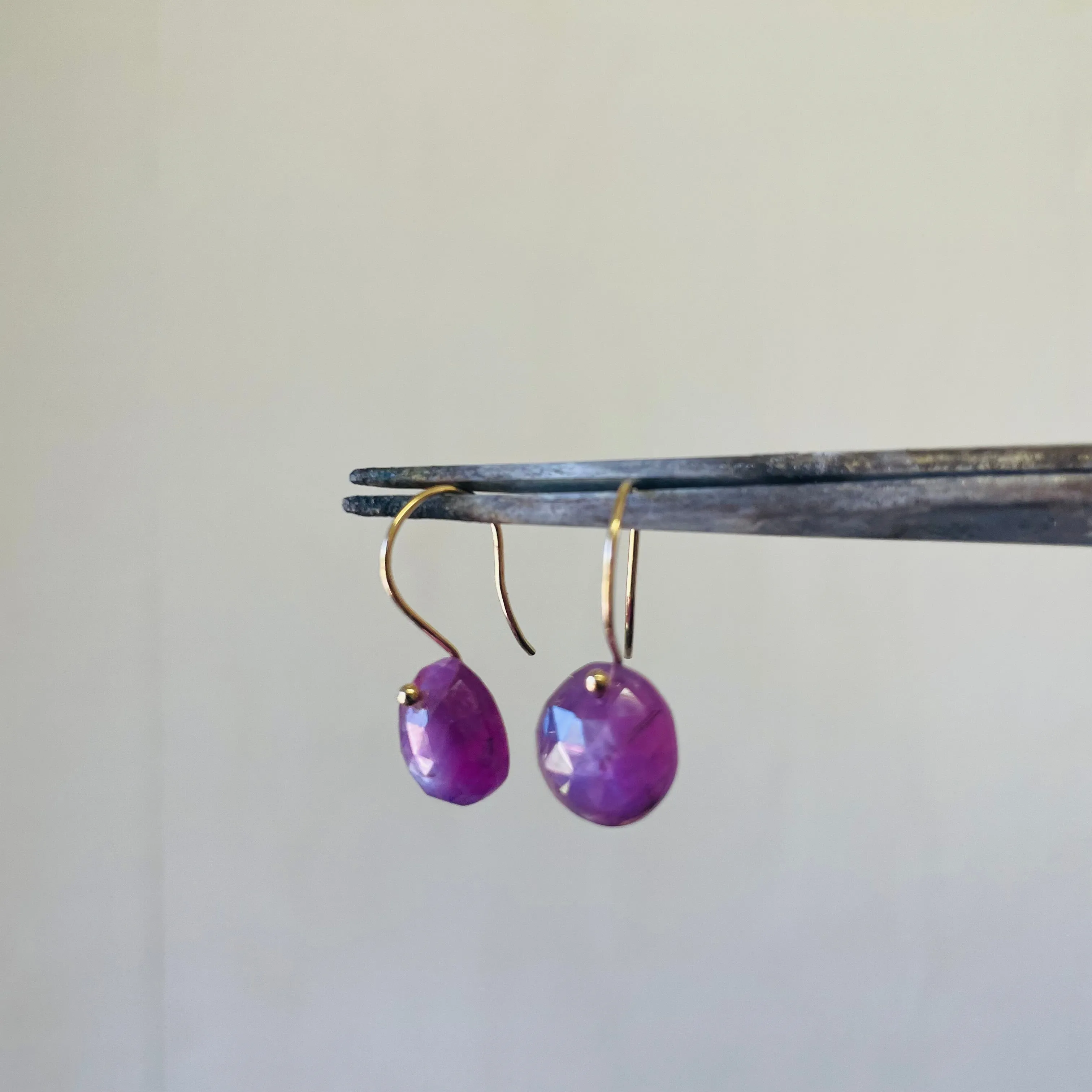 Petite Silky pink sapphires earrings